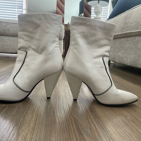 Stuart Weitzman White Heeled Boots - Picture 1 of 6